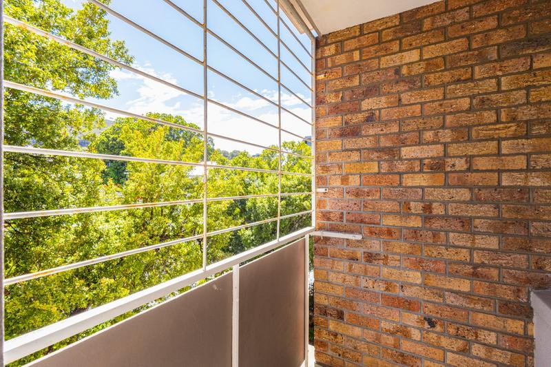 1 Bedroom Property for Sale in Gardens Western Cape